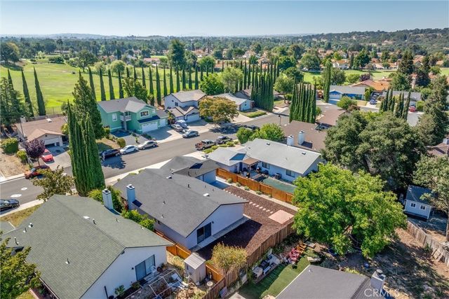 921 Player Lane, Paso Robles, CA 93446