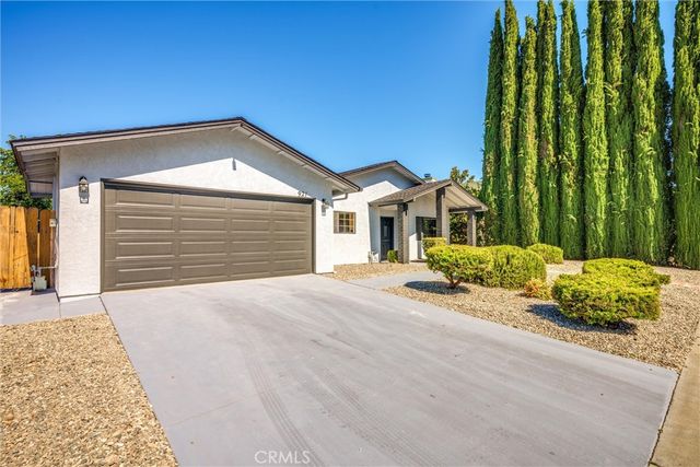 921 Player Lane, Paso Robles, CA 93446