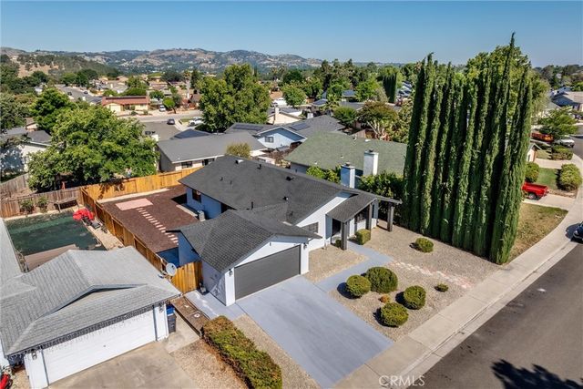 921 Player Lane, Paso Robles, CA 93446