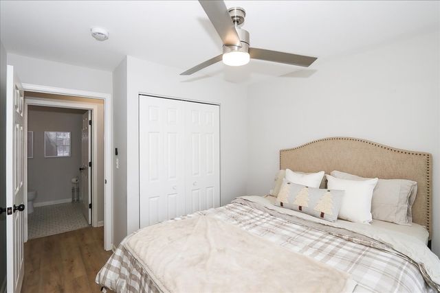 1719 Autumn Avenue B, Schaumburg, IL 60193