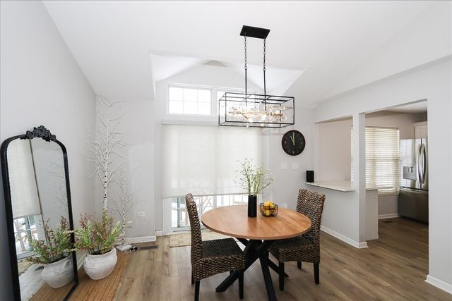 1719 Autumn Avenue B, Schaumburg, IL 60193