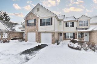 1719 Autumn Avenue B, Schaumburg, IL 60193