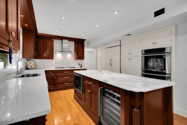 4 Halifax Drive, Morganville, NJ 07751