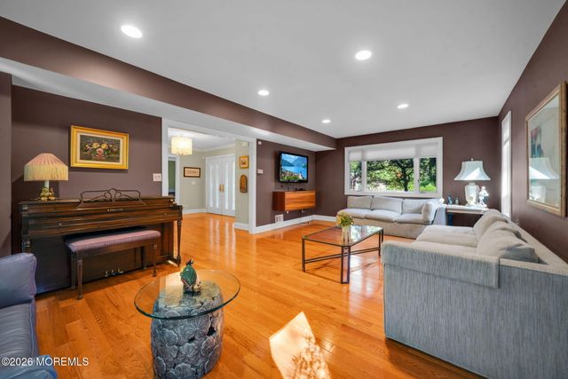 4 Halifax Drive, Morganville, NJ 07751