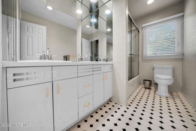 4 Halifax Drive, Morganville, NJ 07751