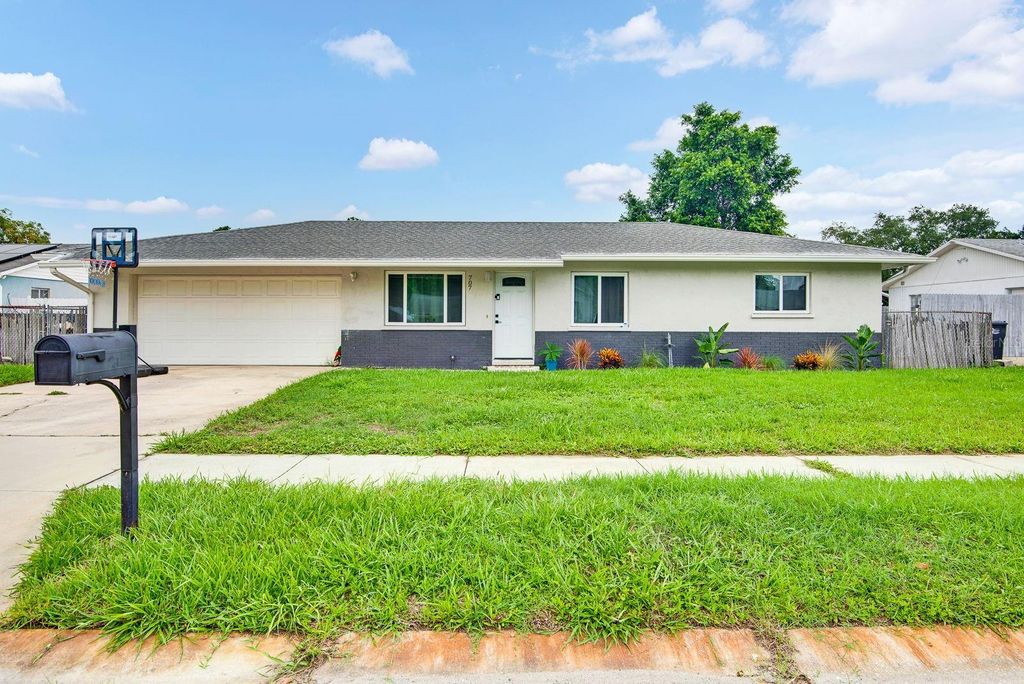 707 65TH AVENUE DRIVE W, BRADENTON, FL 34207 — exterior