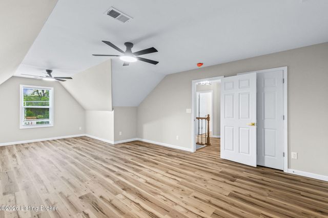 5810 Applegate Ln, Louisville, KY 40219