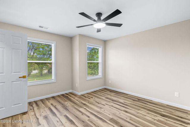 5810 Applegate Ln, Louisville, KY 40219