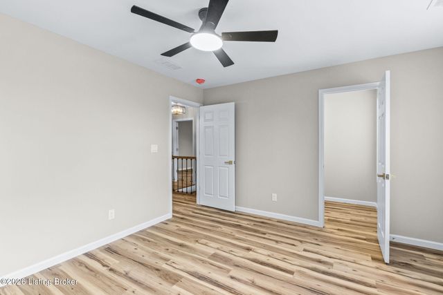 5810 Applegate Ln, Louisville, KY 40219