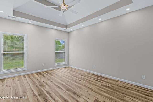 5810 Applegate Ln, Louisville, KY 40219