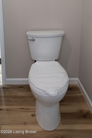 5810 Applegate Ln, Louisville, KY 40219