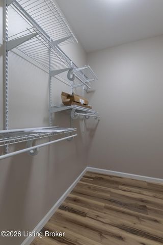 5810 Applegate Ln, Louisville, KY 40219