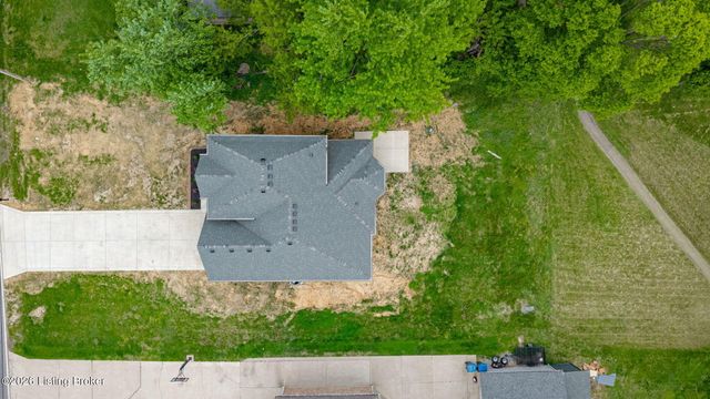 5810 Applegate Ln, Louisville, KY 40219