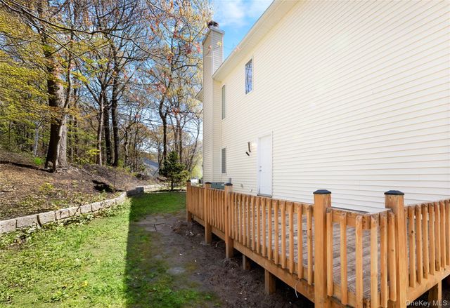 26 19th Street, Wading River, NY 11792