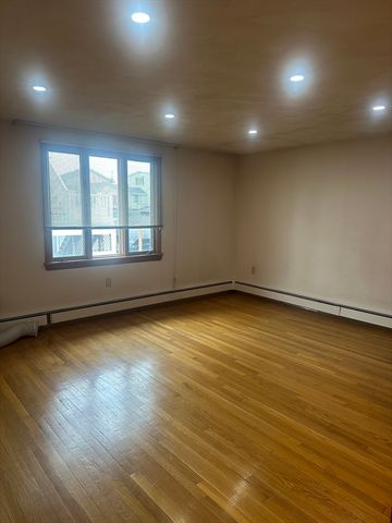 122 Lantern Rd, Revere, MA 02151