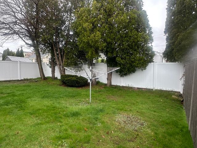 122 Lantern Rd, Revere, MA 02151