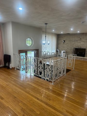 122 Lantern Rd, Revere, MA 02151