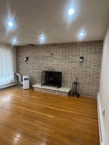 122 Lantern Rd, Revere, MA 02151