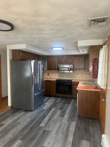 122 Lantern Rd, Revere, MA 02151