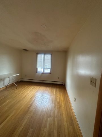 122 Lantern Rd, Revere, MA 02151