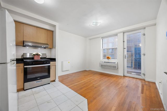 134-38 35th Avenue 3D, Flushing, NY 11354