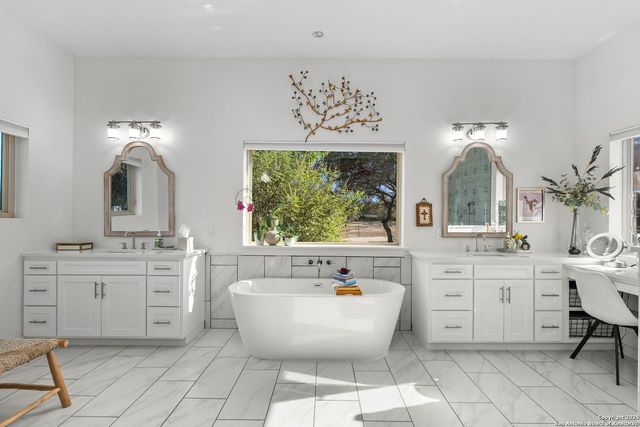 22050 Hanging Oak, San Antonio, TX 78266