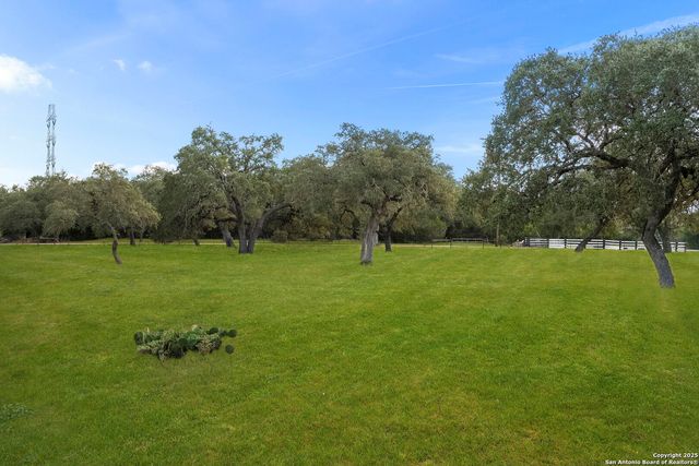 22050 Hanging Oak, San Antonio, TX 78266