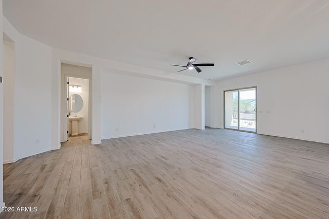 18119 W SILVERWOOD Drive, Goodyear, AZ 85338