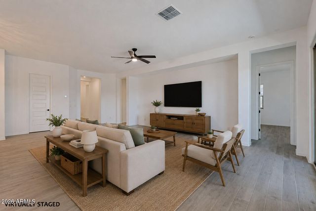 18119 W SILVERWOOD Drive, Goodyear, AZ 85338