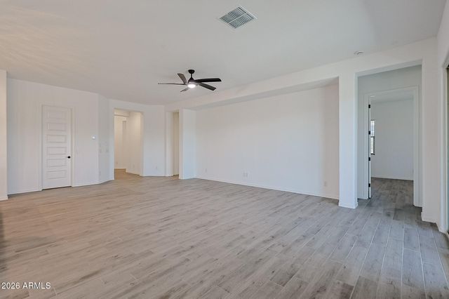 18119 W SILVERWOOD Drive, Goodyear, AZ 85338