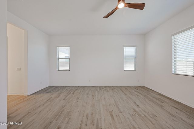 18119 W SILVERWOOD Drive, Goodyear, AZ 85338