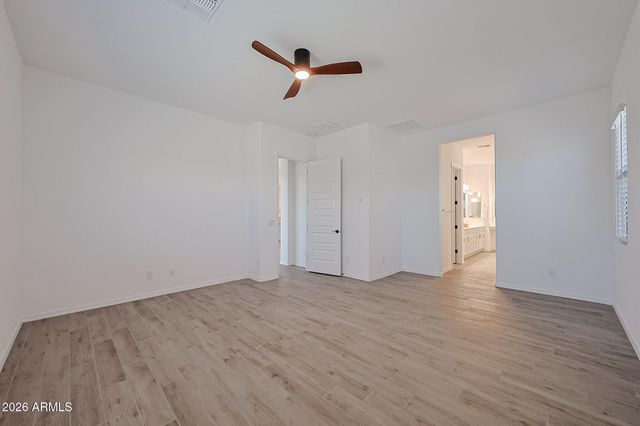 18119 W SILVERWOOD Drive, Goodyear, AZ 85338