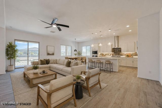 18119 W SILVERWOOD Drive, Goodyear, AZ 85338