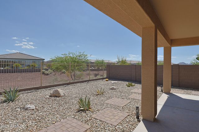 18119 W SILVERWOOD Drive, Goodyear, AZ 85338