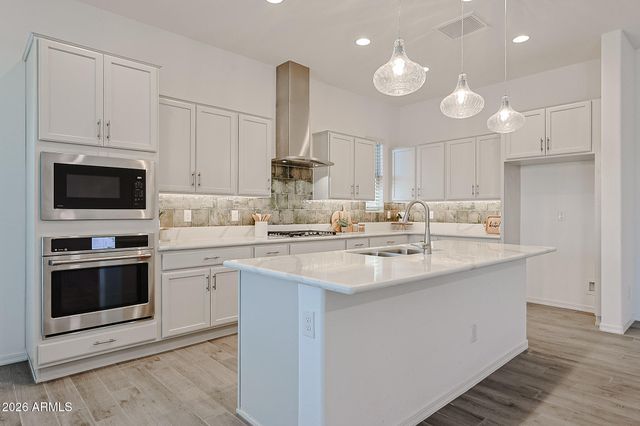 18119 W SILVERWOOD Drive, Goodyear, AZ 85338