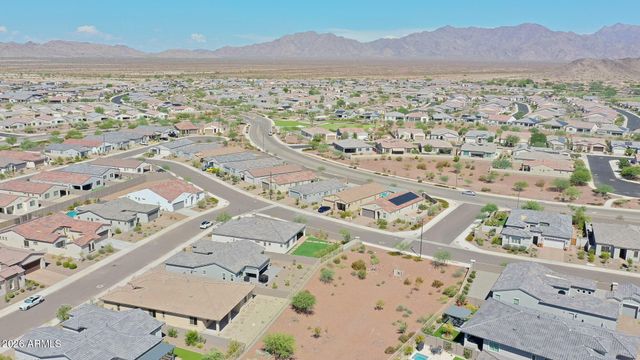 18119 W SILVERWOOD Drive, Goodyear, AZ 85338