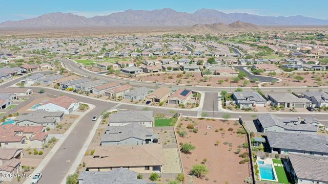 18119 W SILVERWOOD Drive, Goodyear, AZ 85338