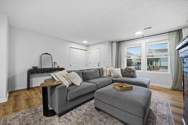 7502 Canal Highlands Boulevard, Canal Winchester, OH 43110