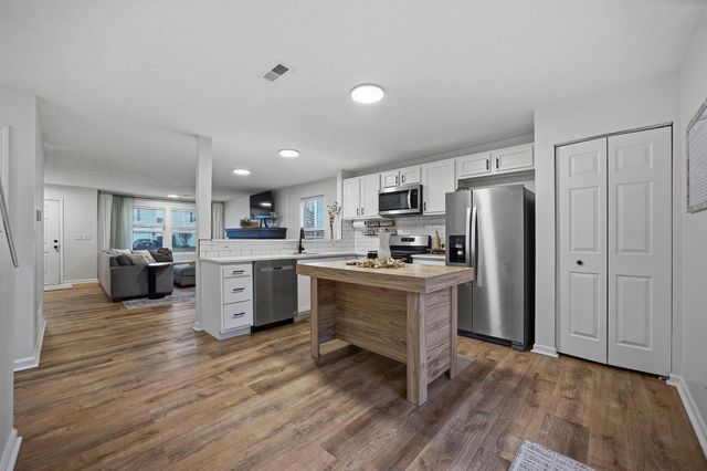 7502 Canal Highlands Boulevard, Canal Winchester, OH 43110