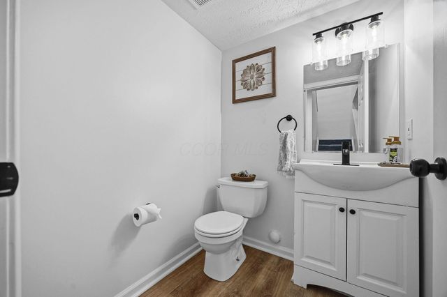 7502 Canal Highlands Boulevard, Canal Winchester, OH 43110