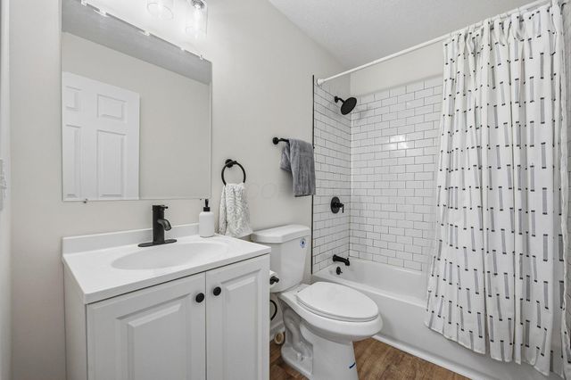 7502 Canal Highlands Boulevard, Canal Winchester, OH 43110