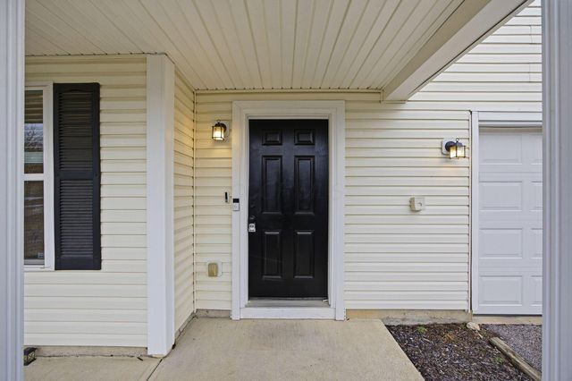 7502 Canal Highlands Boulevard, Canal Winchester, OH 43110