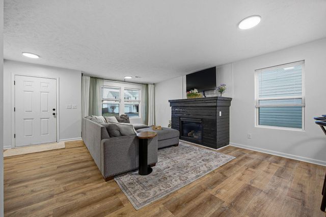 7502 Canal Highlands Boulevard, Canal Winchester, OH 43110