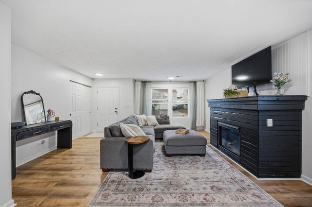 7502 Canal Highlands Boulevard, Canal Winchester, OH 43110