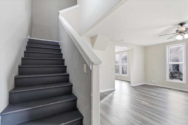 1026 W Division Street, Springfield, MO 65803