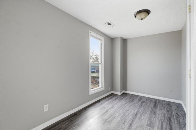 1026 W Division Street, Springfield, MO 65803