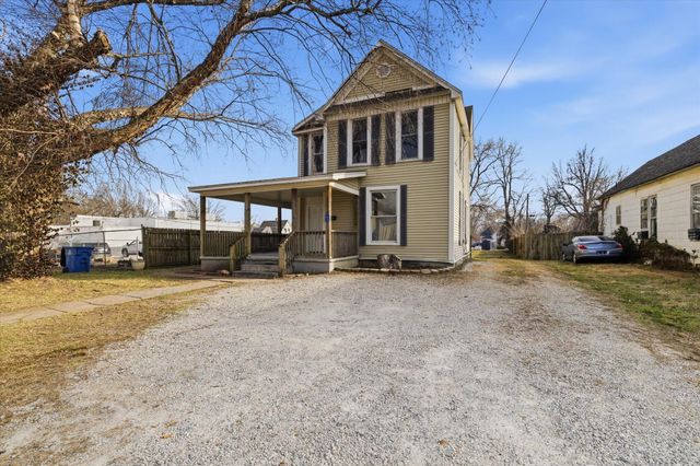 1026 W Division Street, Springfield, MO 65803