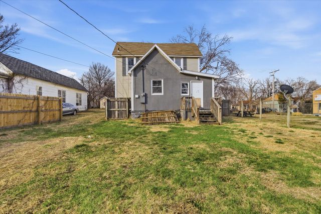 1026 W Division Street, Springfield, MO 65803