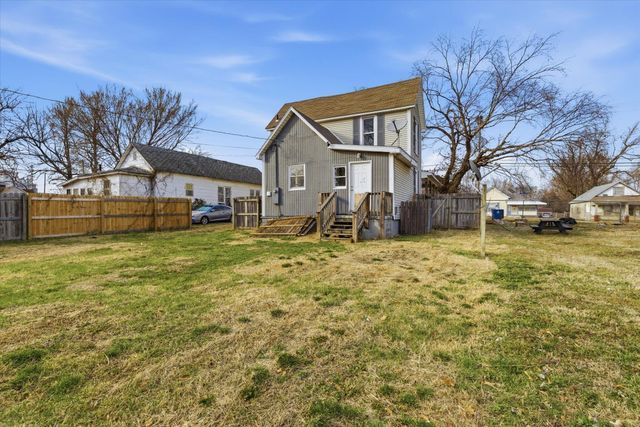 1026 W Division Street, Springfield, MO 65803