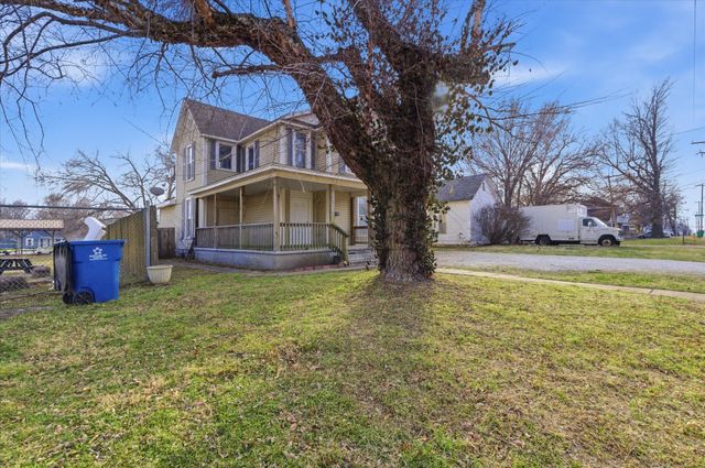 1026 W Division Street, Springfield, MO 65803